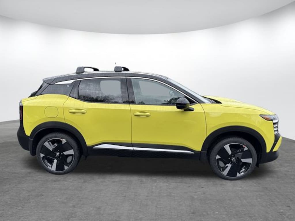 New 2026 Nissan Kicks SR SUV