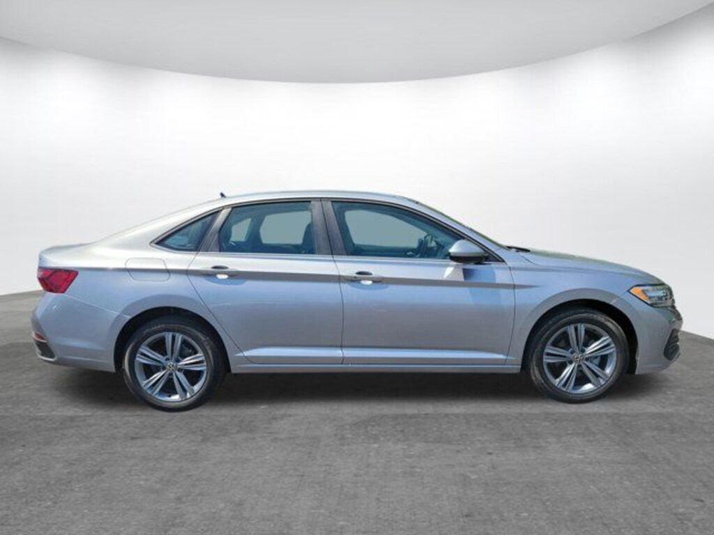 Used 2024 Volkswagen Jetta 1.5T SE Sedan