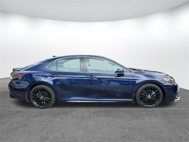 2022 Toyota Camry Hybrid XSE photo 3