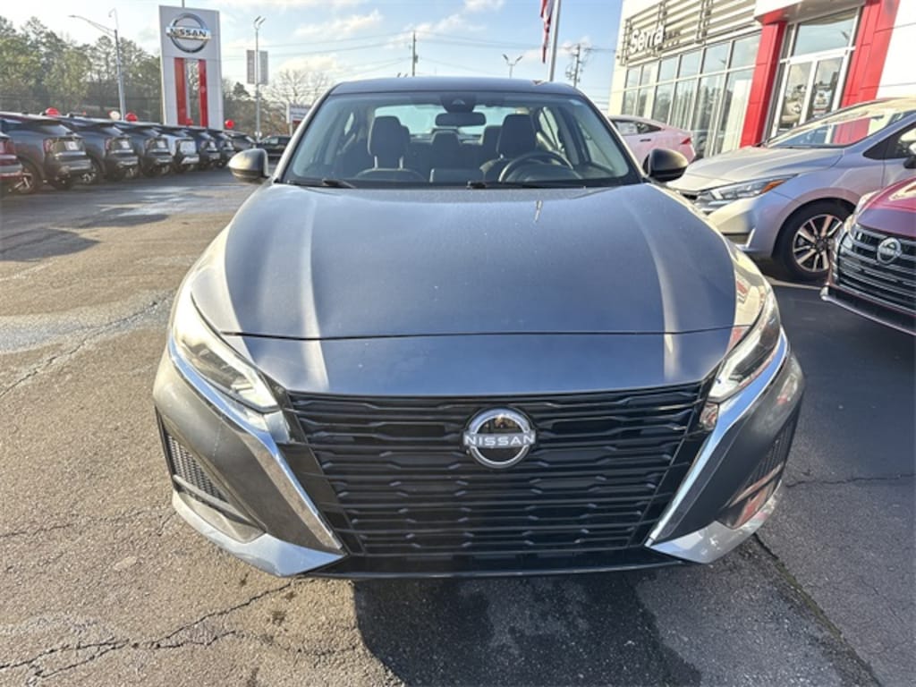 Used 2024 Nissan Altima 2.5 SV Sedan