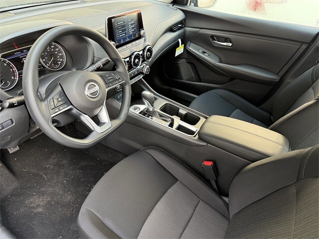2025 Nissan Sentra SV photo 4