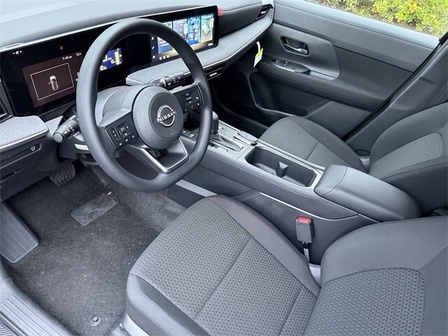 2026 Nissan Kicks S photo 3