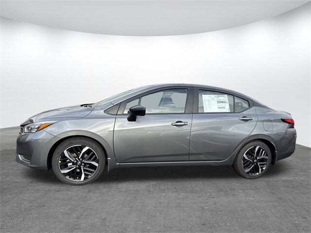 2025 Nissan Versa 1.6 SR photo 3