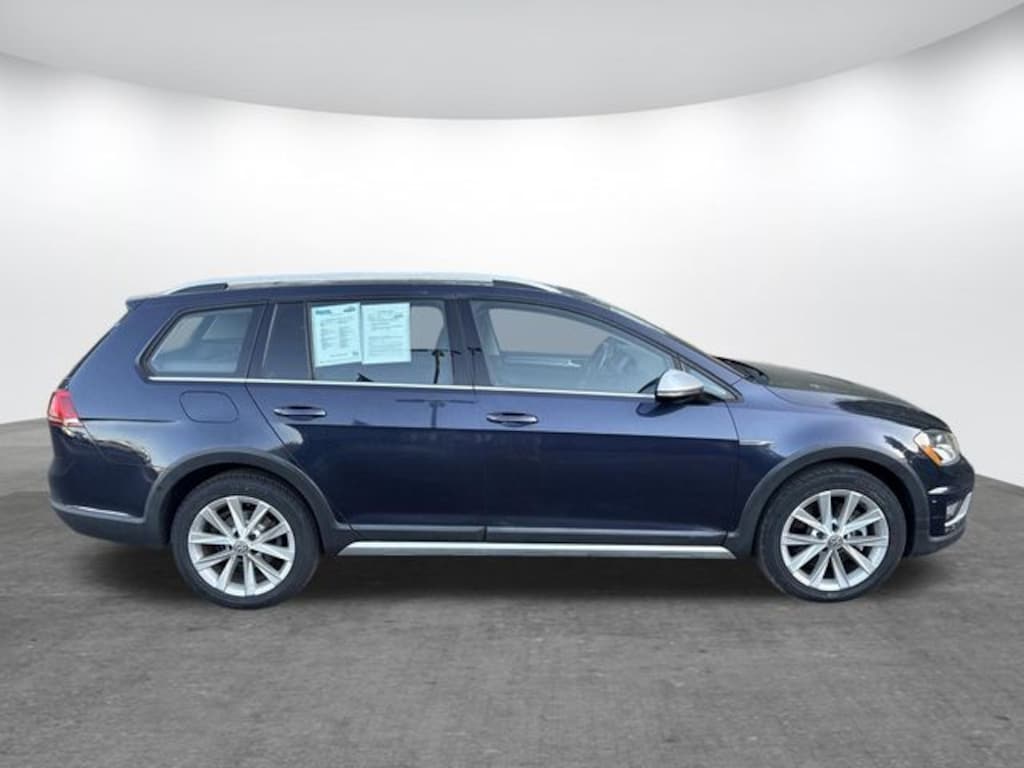 Used 2017 Volkswagen Golf Alltrack TSI SE 4MOTION Wagon