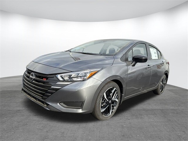 2025 Nissan Versa 1.6 SR photo 2