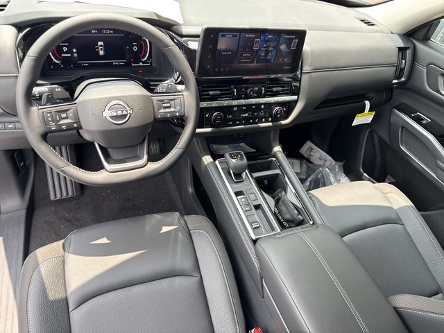 2026 Nissan Pathfinder SL - Photo 17