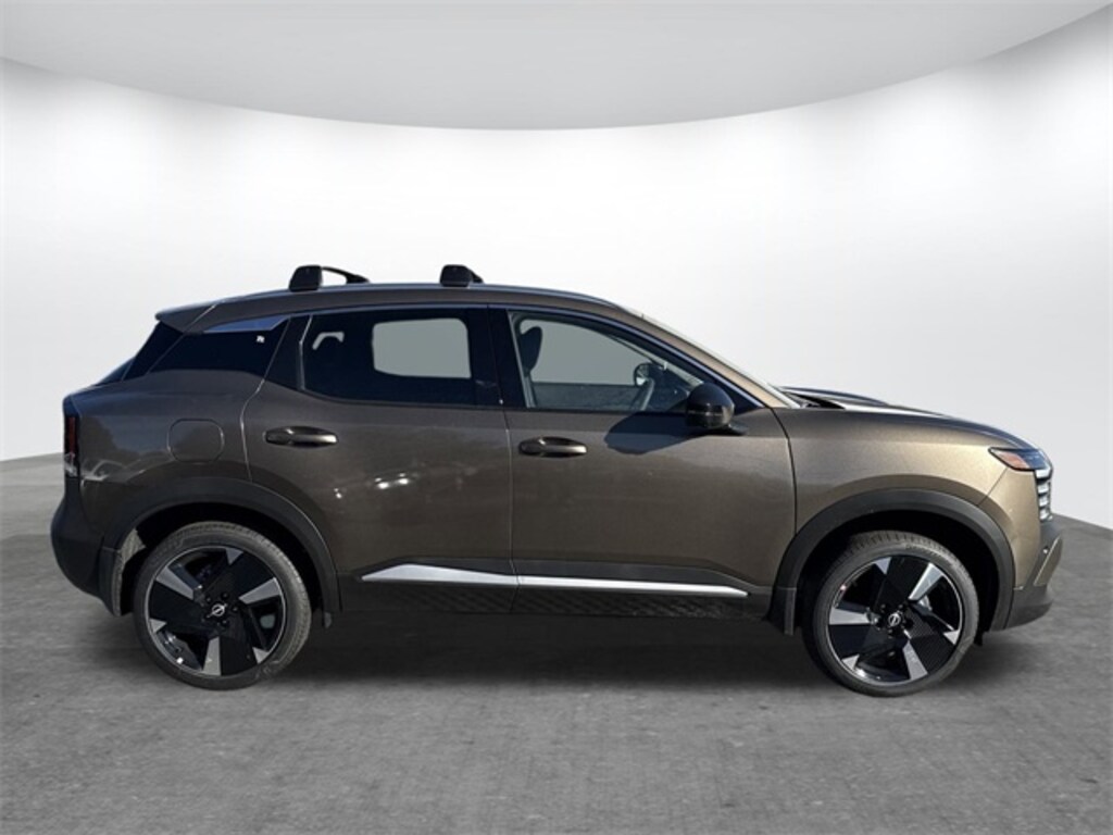 New 2026 Nissan Kicks SR SUV