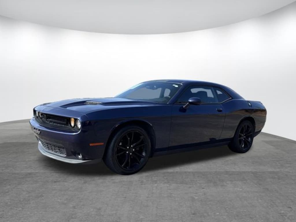 Used 2016 Dodge Challenger SXT Coupe