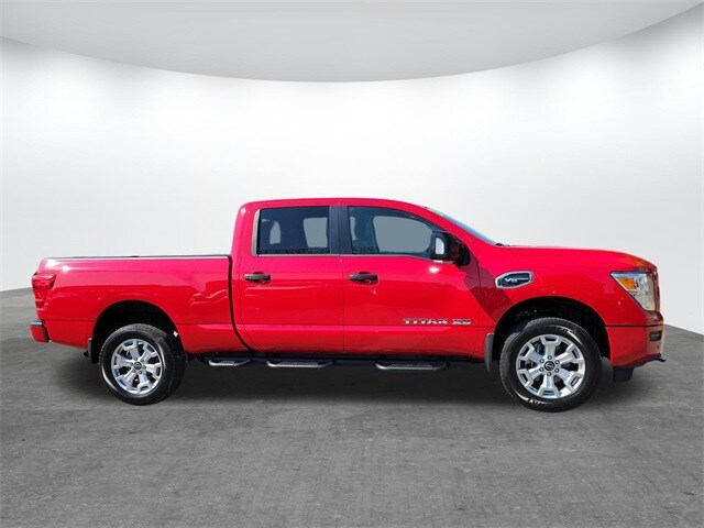 2024 Nissan Titan SV photo 3