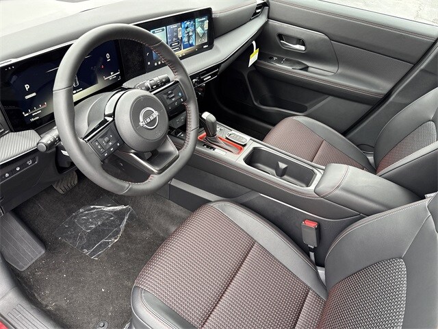 2026 Nissan Kicks SR photo 4