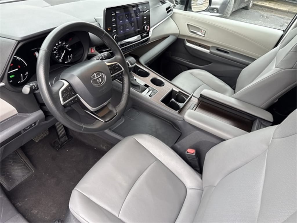 Used 2024 Toyota Sienna XLE 7 Passenger Van Passenger Van