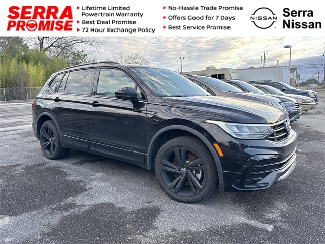 2023 Volkswagen Tiguan SE R-LINE BLACK's photo