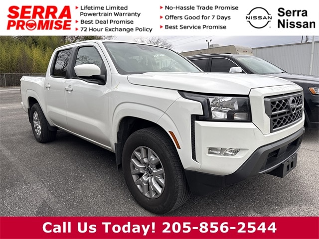 2022 Nissan Frontier SV's photo