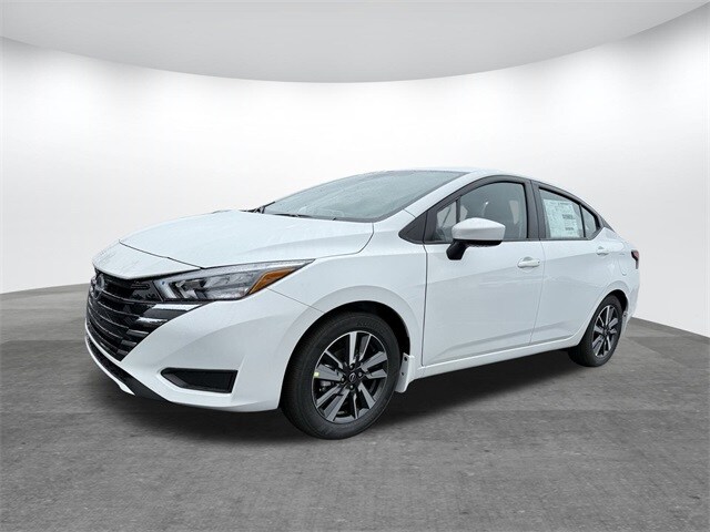 2025 Nissan Versa 1.6 SV photo 2