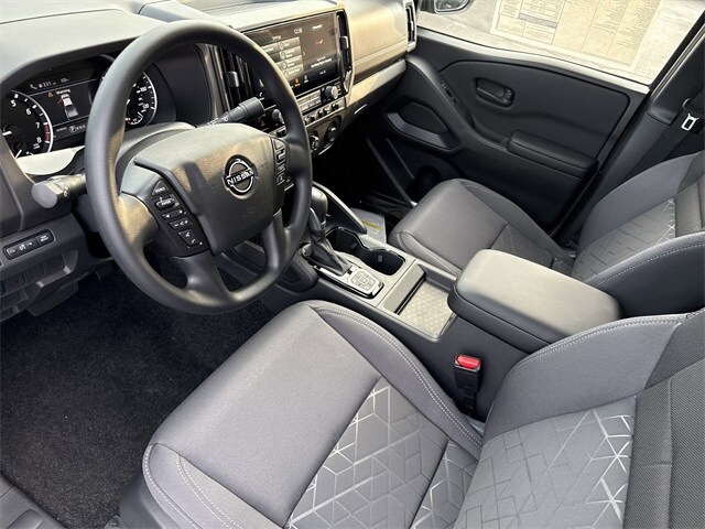 2026 Nissan Frontier SV photo 3