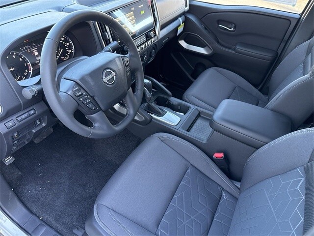 2025 Nissan Frontier SV photo 4