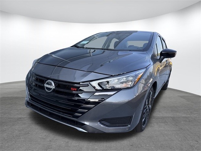 2025 Nissan Versa 1.6 SR photo 2