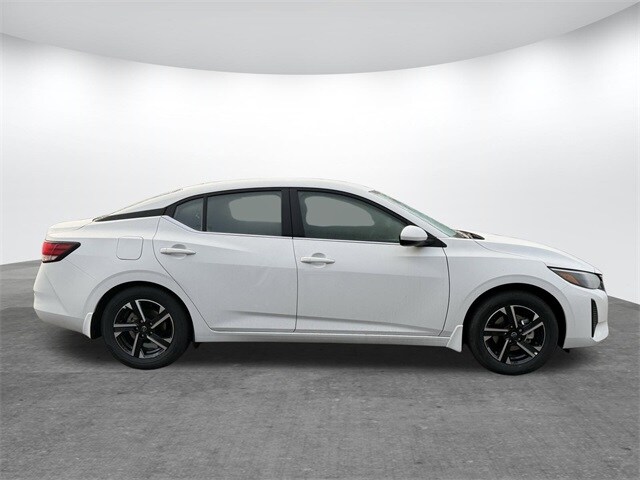 2025 Nissan Sentra SV photo 2