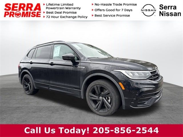 2023 Volkswagen Tiguan SE R-LINE BLACK's photo