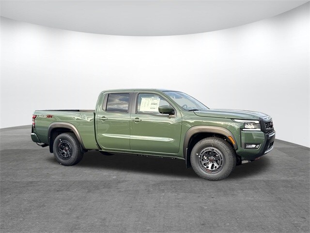 2026 Nissan Frontier PRO-4X photo 3