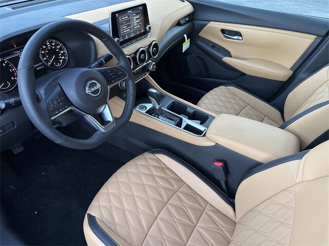 2025 Nissan Sentra SV Premium photo 4