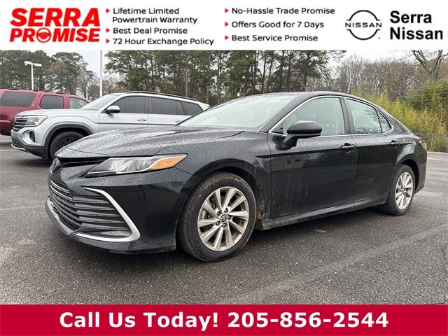 2023 Toyota Camry LE's photo