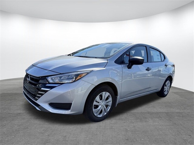 2025 Nissan Versa 1.6 S photo 2