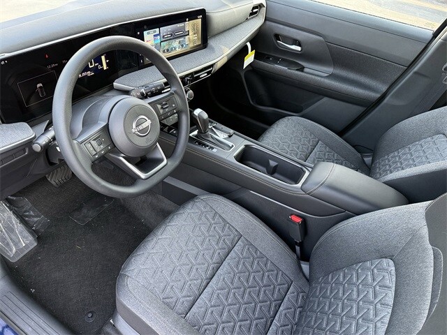 2025 Nissan Kicks SV photo 3