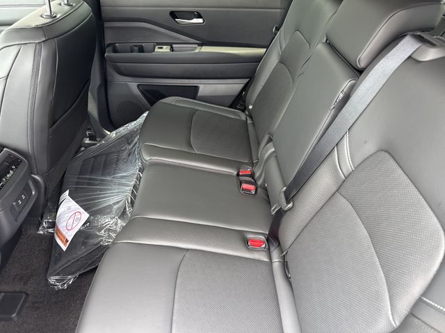 2026 Nissan Pathfinder SL - Photo 15