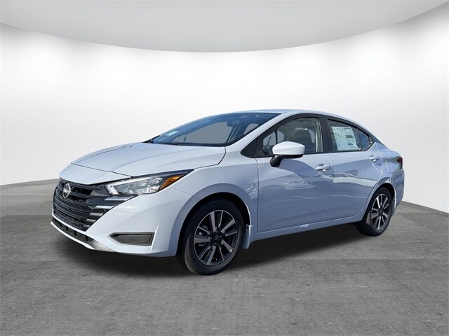 2025 Nissan Versa 1.6 SV photo 2