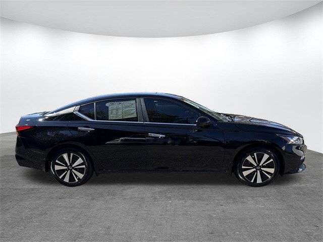 2022 Nissan Altima 2.5 SV photo 3