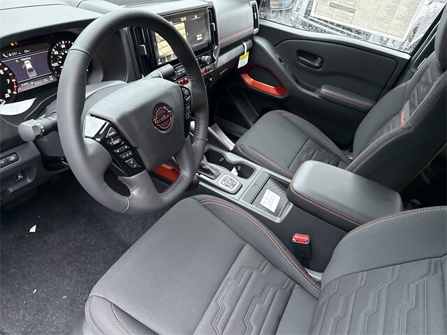 2026 Nissan Frontier PRO-4X photo 4