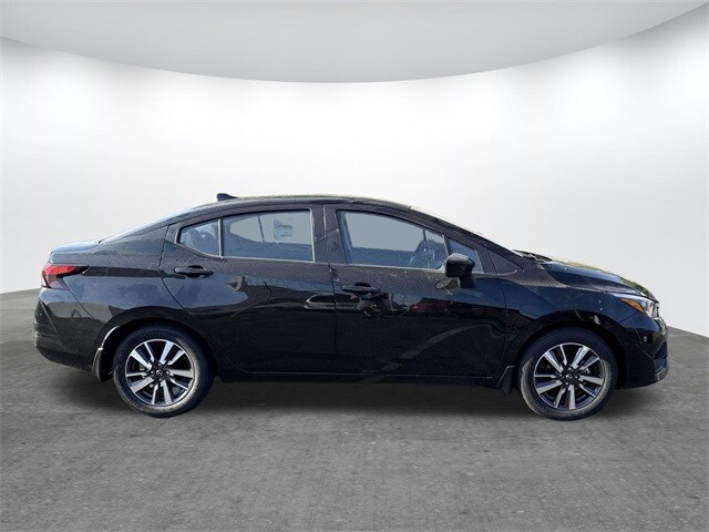 2025 Nissan Versa 1.6 SV photo 3