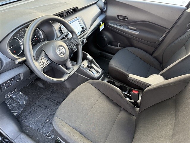 2025 Nissan Kicks Play S photo 4