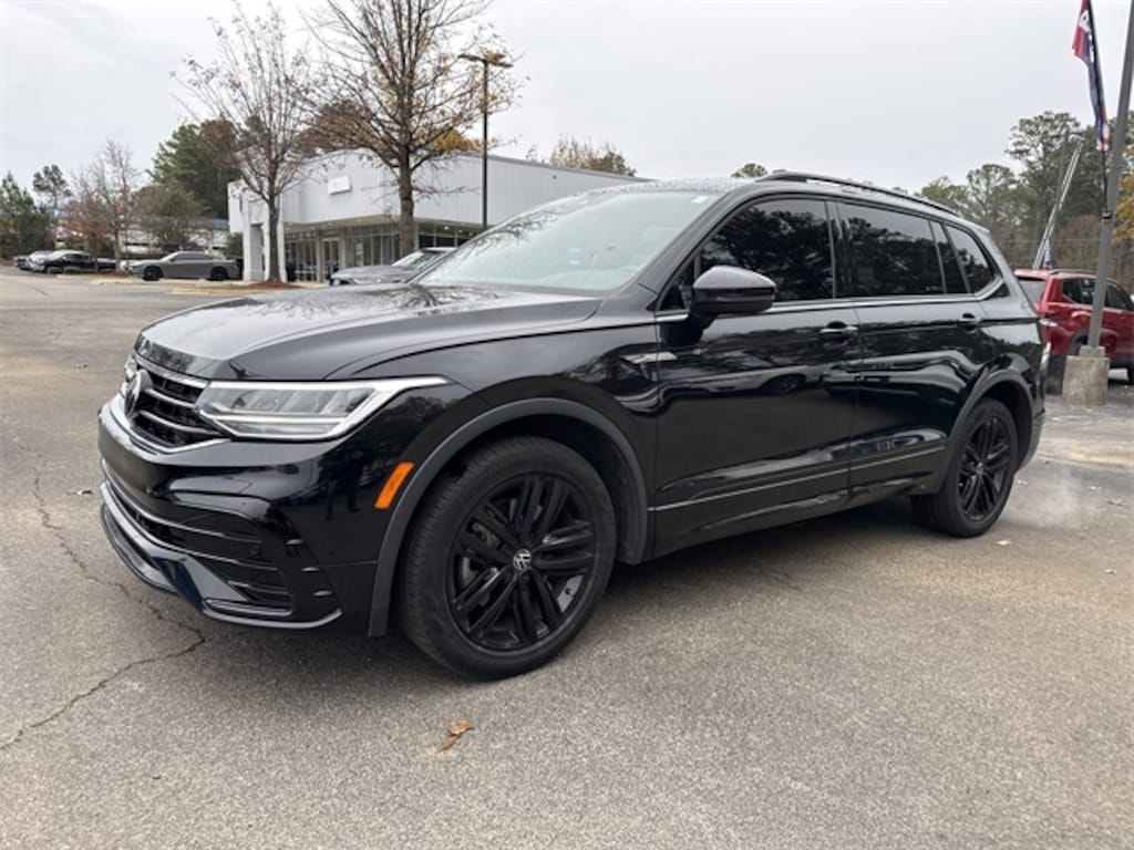 Used 2022 Volkswagen Tiguan 2.0T SE R-Line Black SUV