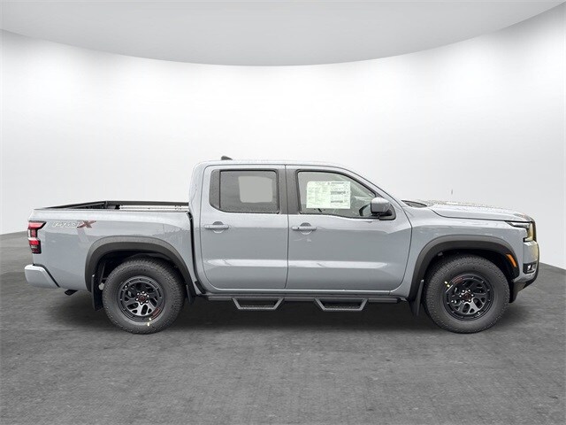 2026 Nissan Frontier PRO-X photo 3