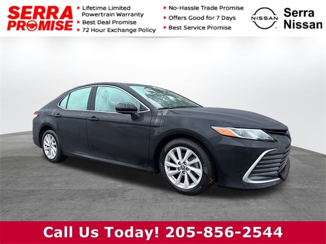 2023 Toyota Camry LE's photo