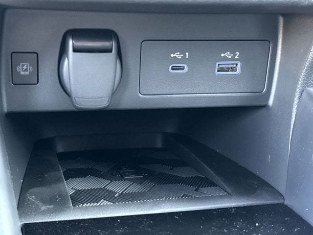 2025 Nissan Versa Sedan SR - Photo 21