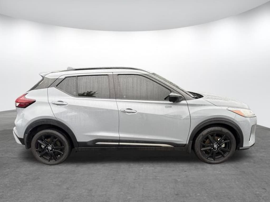 Used 2024 Nissan Kicks SR SUV
