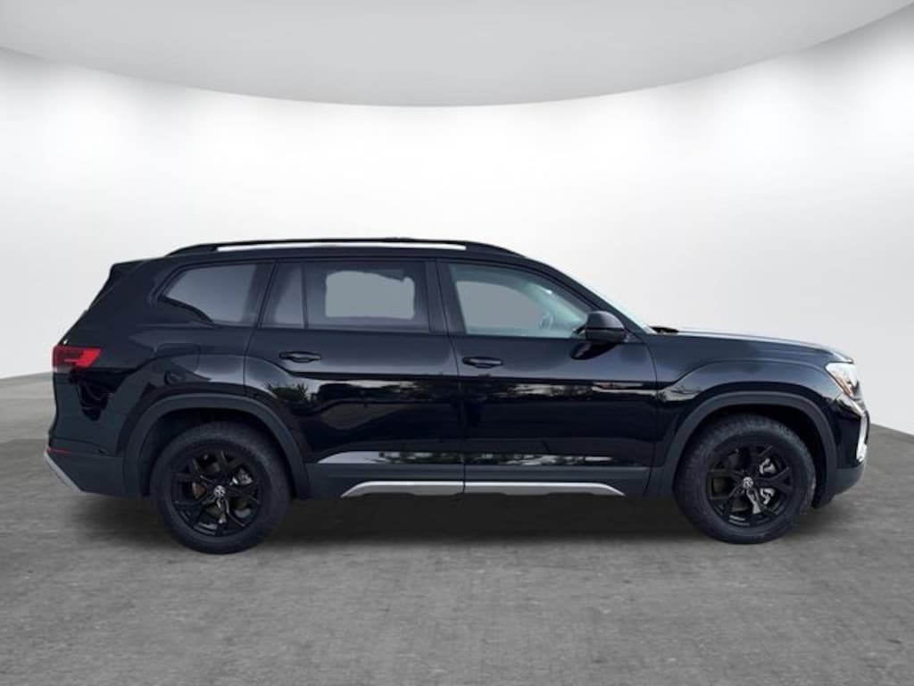 Used 2025 Volkswagen Atlas 2.0T Peak Edition SUV