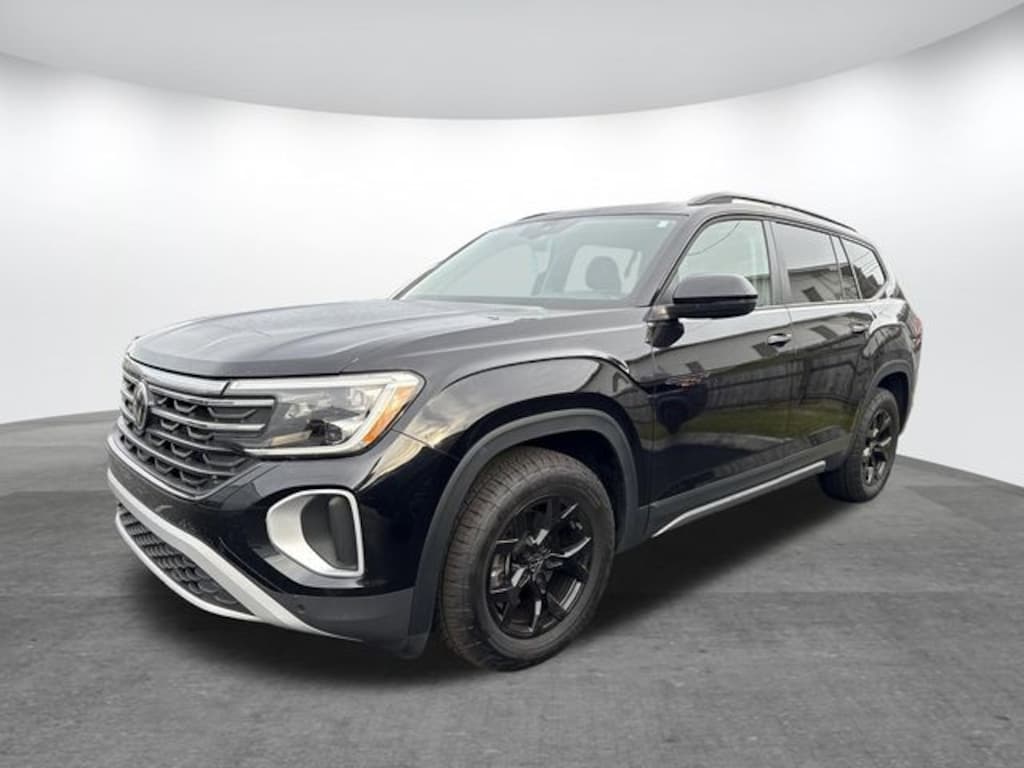 Used 2025 Volkswagen Atlas 2.0T Peak Edition SUV