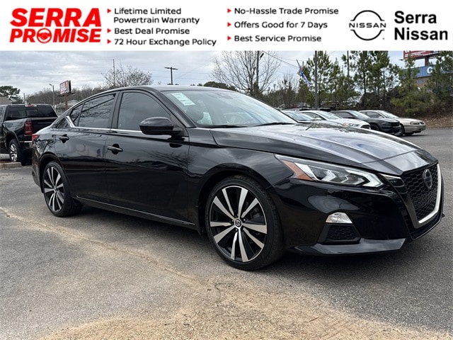 2021 Nissan Altima SR's photo