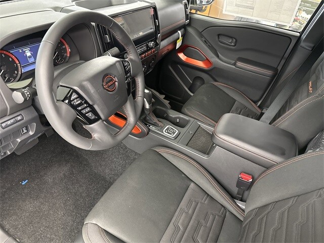 2026 Nissan Frontier PRO-4X photo 4