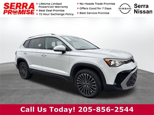 2025 Volkswagen Taos SE's photo