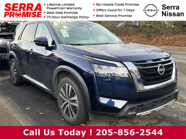 2023 Nissan Pathfinder Platinum's photo