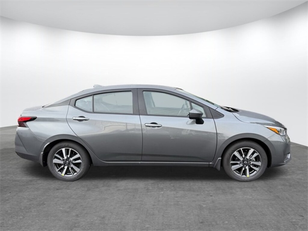 New 2025 Nissan Versa 1.6 SV Sedan