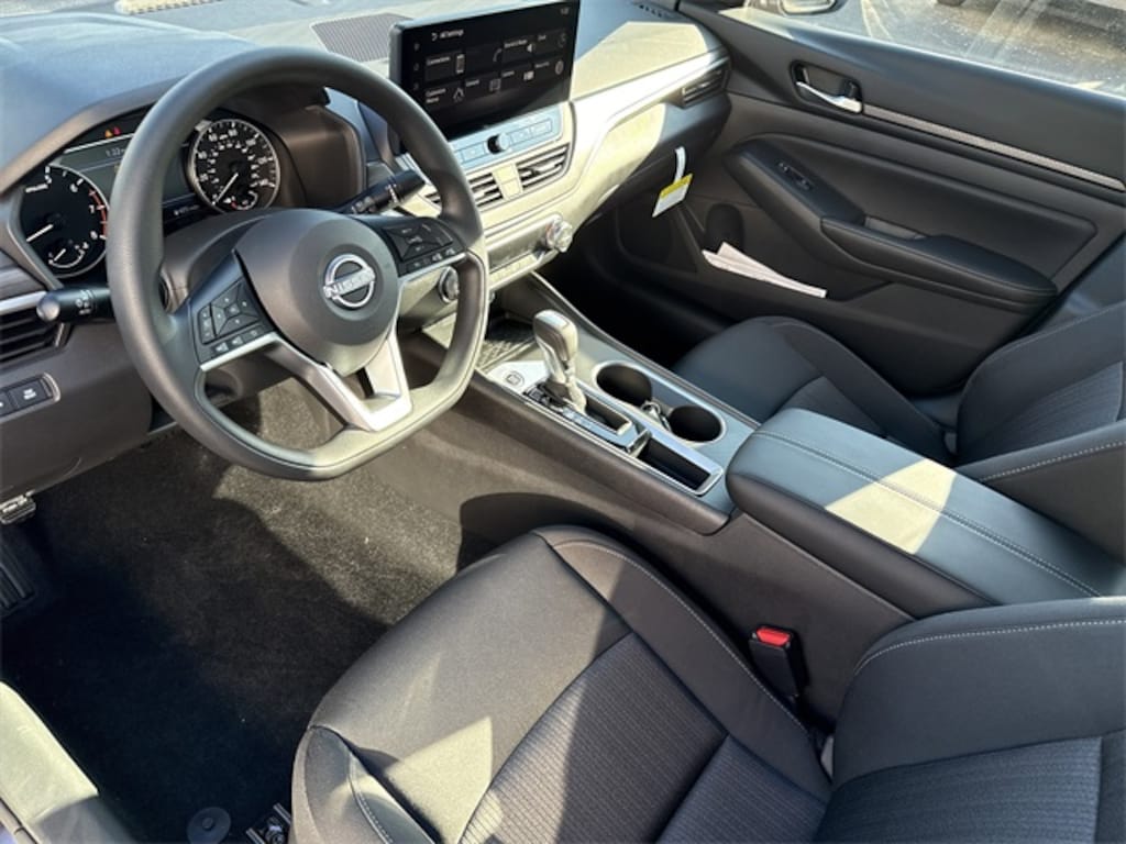 New 2025 Nissan Altima SV Sedan