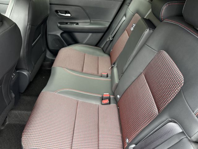 2026 Nissan KICKS SR - Photo 10
