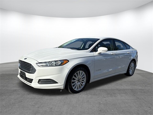 2014 Ford Fusion Hybrid SE photo 2