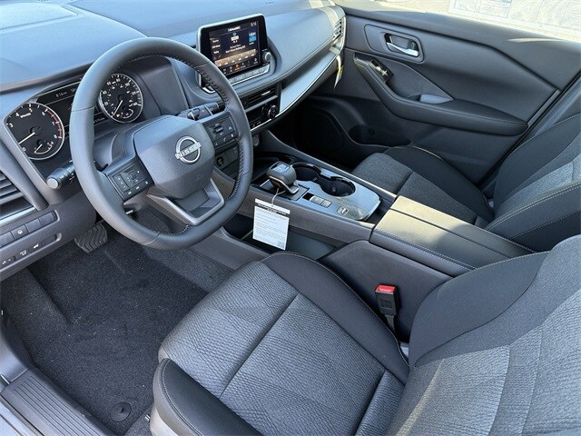 2026 Nissan Rogue SV photo 4